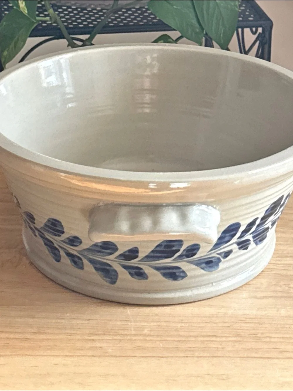 Cracker Barrel Made from Scratch Blue Vine Stoneware Covered Casserole Dish 2 Qt